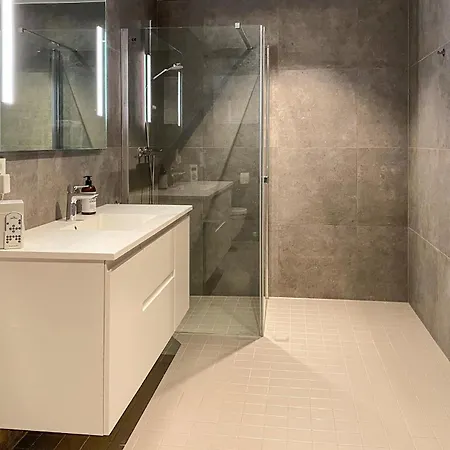 Amazing In With Kitchen Apartment *